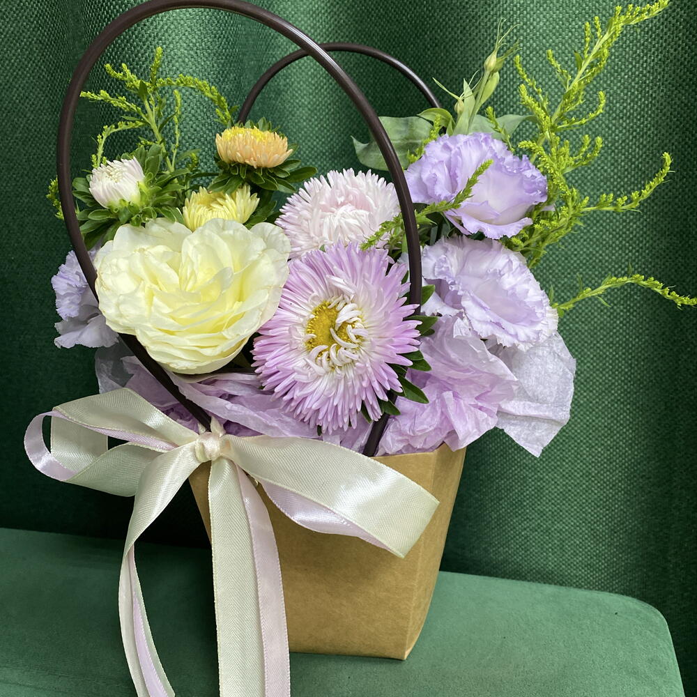 Композиция из астры и розы 🌹