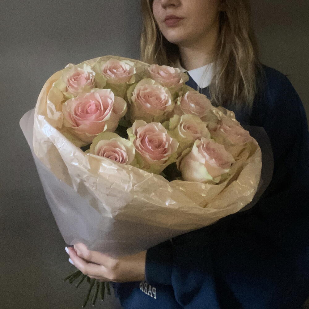Розовые розы сорт Фрутето