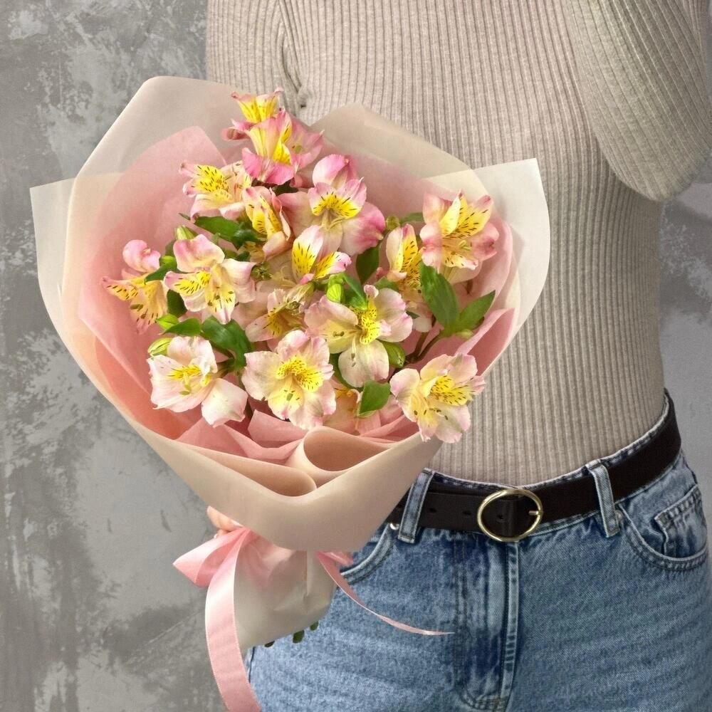 Букет комплимент нежная альстромерия 💗