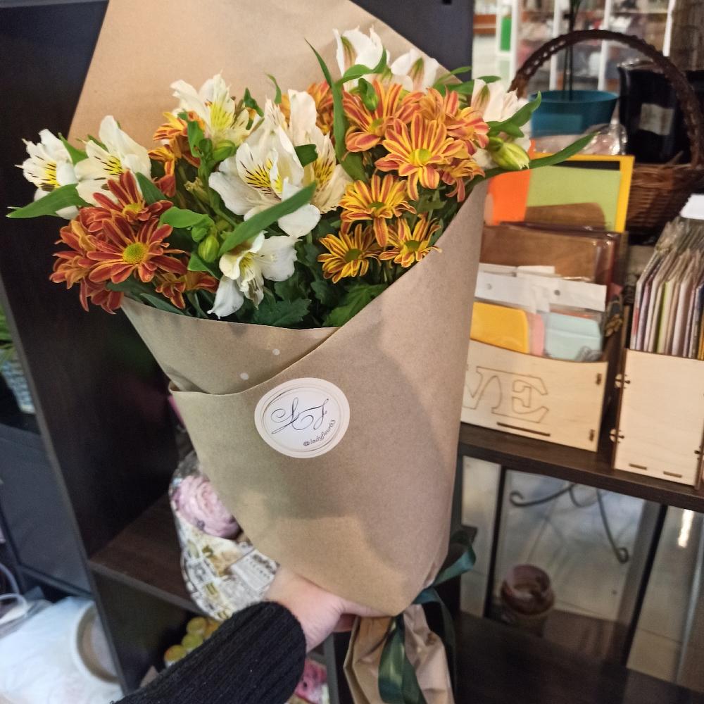 Chrysanthemum and Alstroemeria