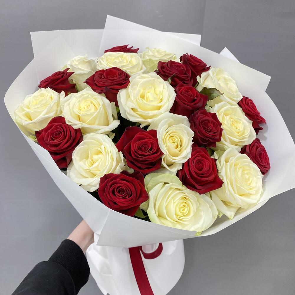 Букет из 25 роз микс