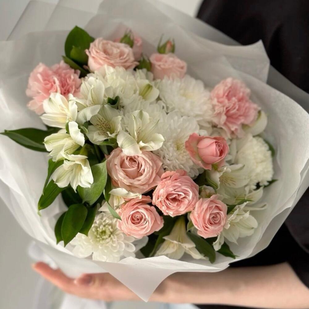 Delicate airy bouquet