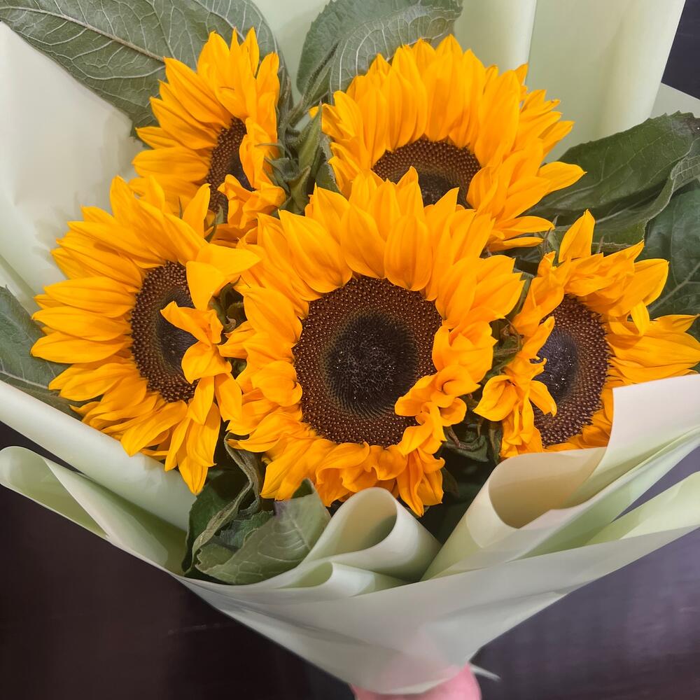 Букет из 5 штук подсолнух 🌻