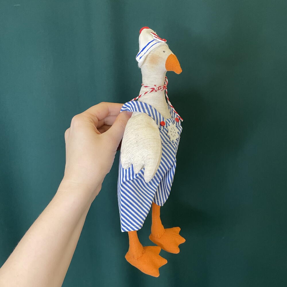 Игрушка мягкая ручной работы Гусь-моряк