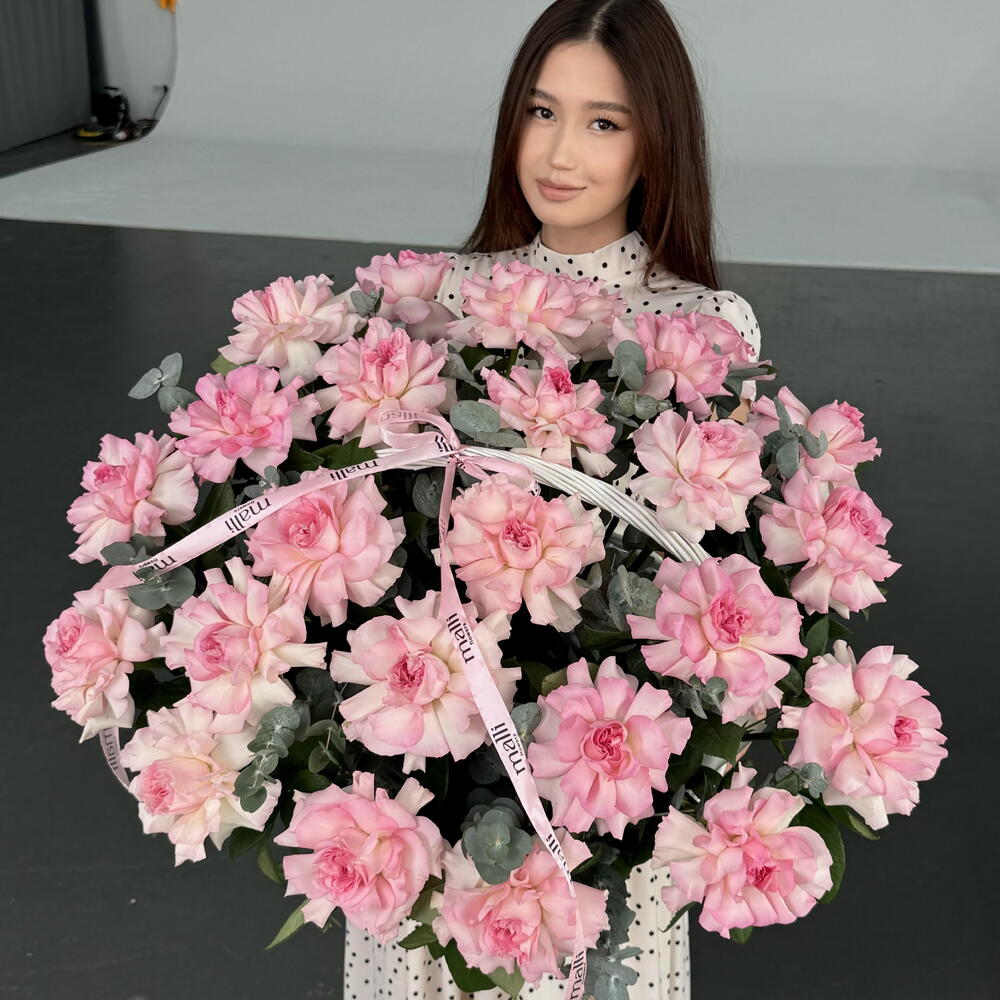 Lush basket of Euro roses