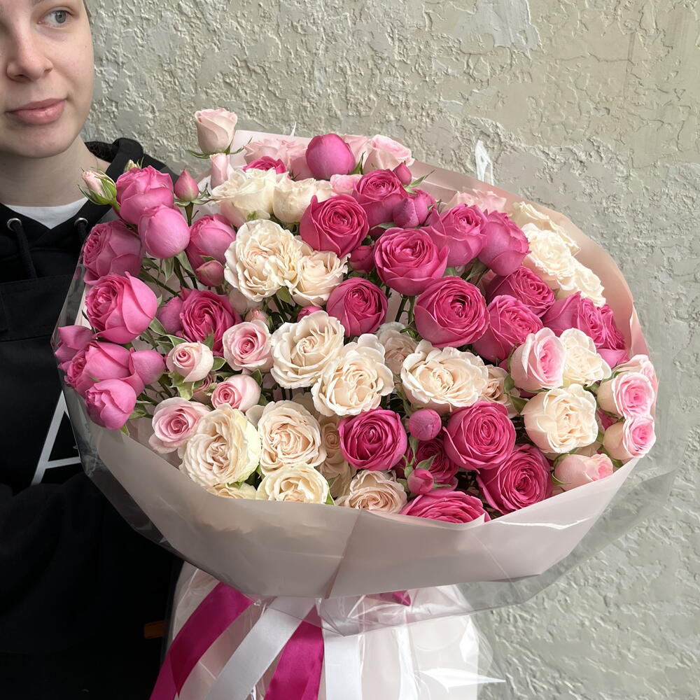 Шикарный монобукет из 15 кустовых роз Premium