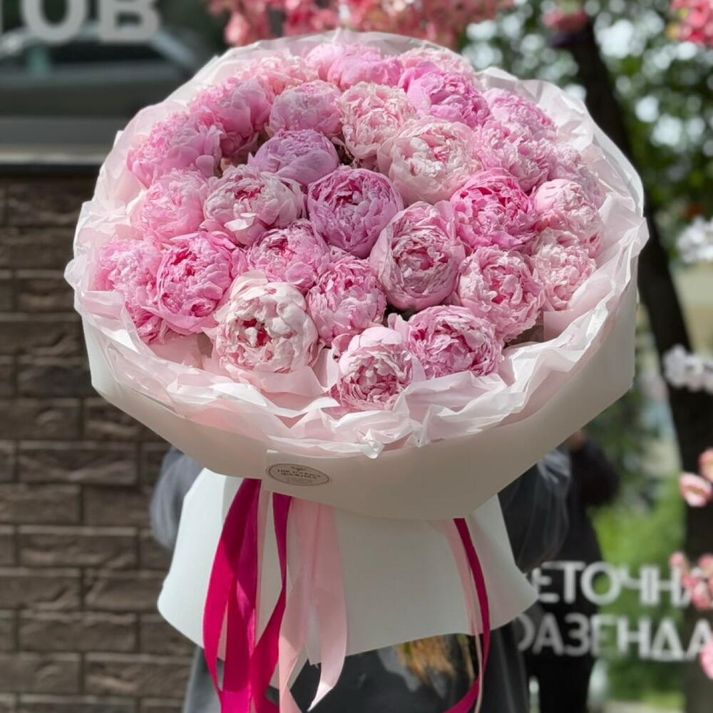 Букет из 29 пионов