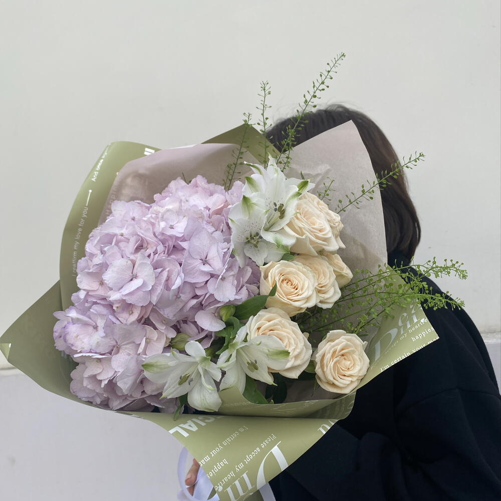 Любимый 💝Авторский букет с гортензией, кустовой розой Софи и альстромерией 🤗