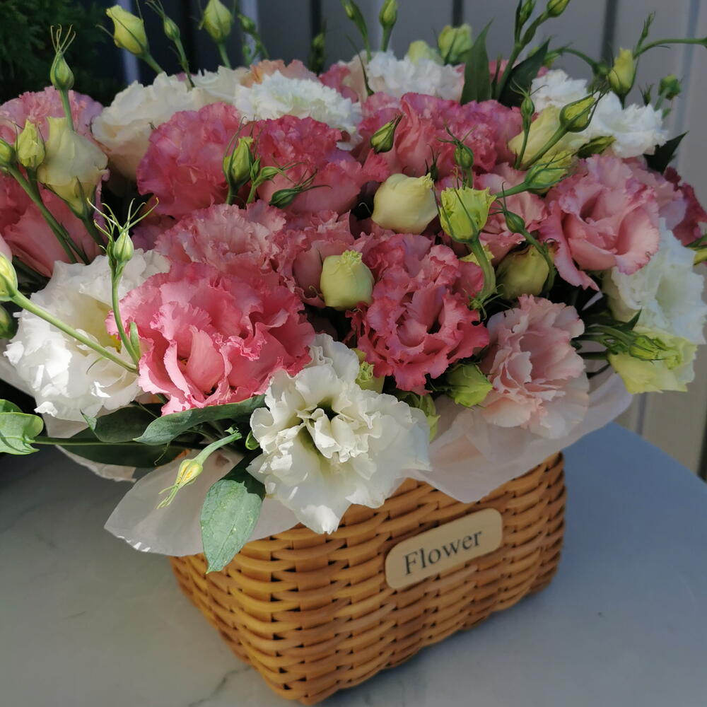 Корзина с эустомой🌸