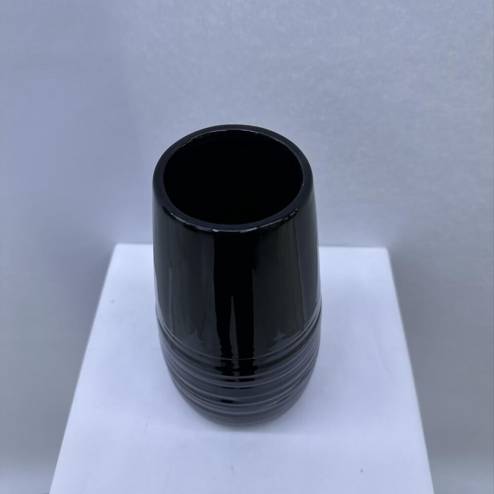 Ваза черная