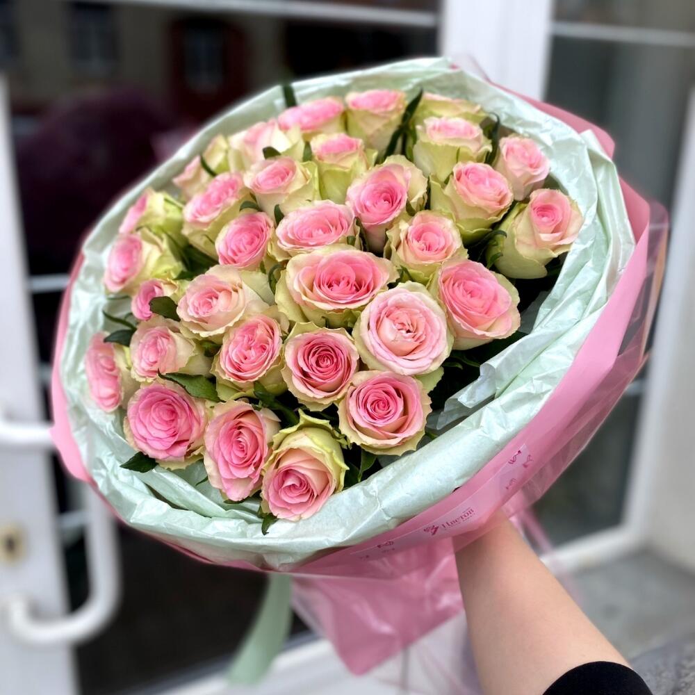 Розовый букет розы Фешн гёрл 31 штук