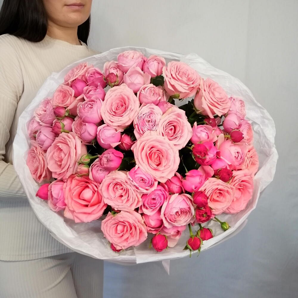 🍭Авторский букет "PERVOЦВЕТ" из пионовидных кустовых роз Pink Silva и розовых роз сорта Софи Лорен