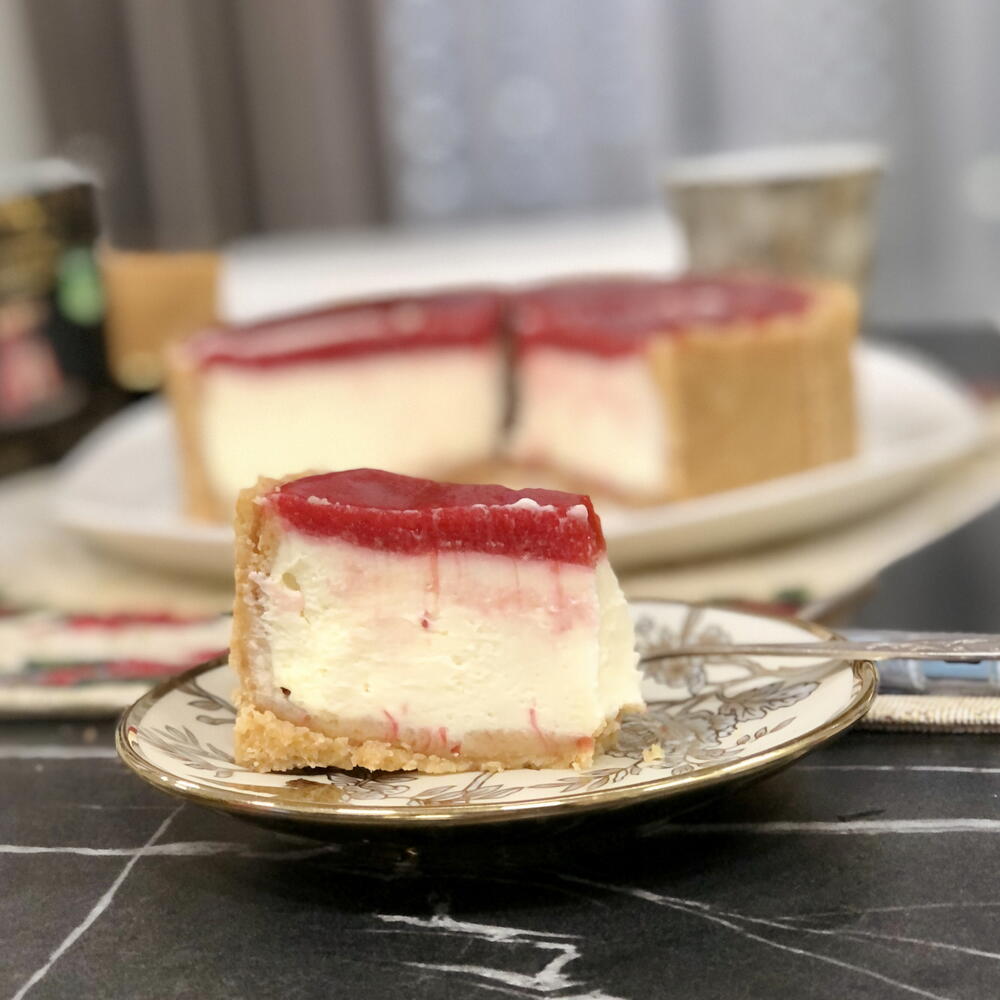 Чизкейк классический с клубничным конфи