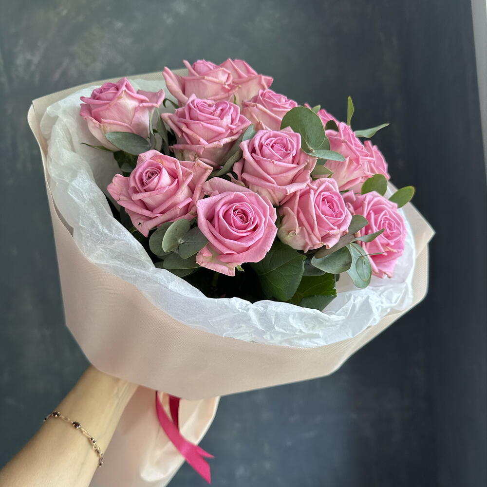 Розовые розы 13шт