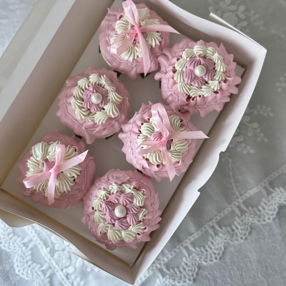 Капкейки с бантиками