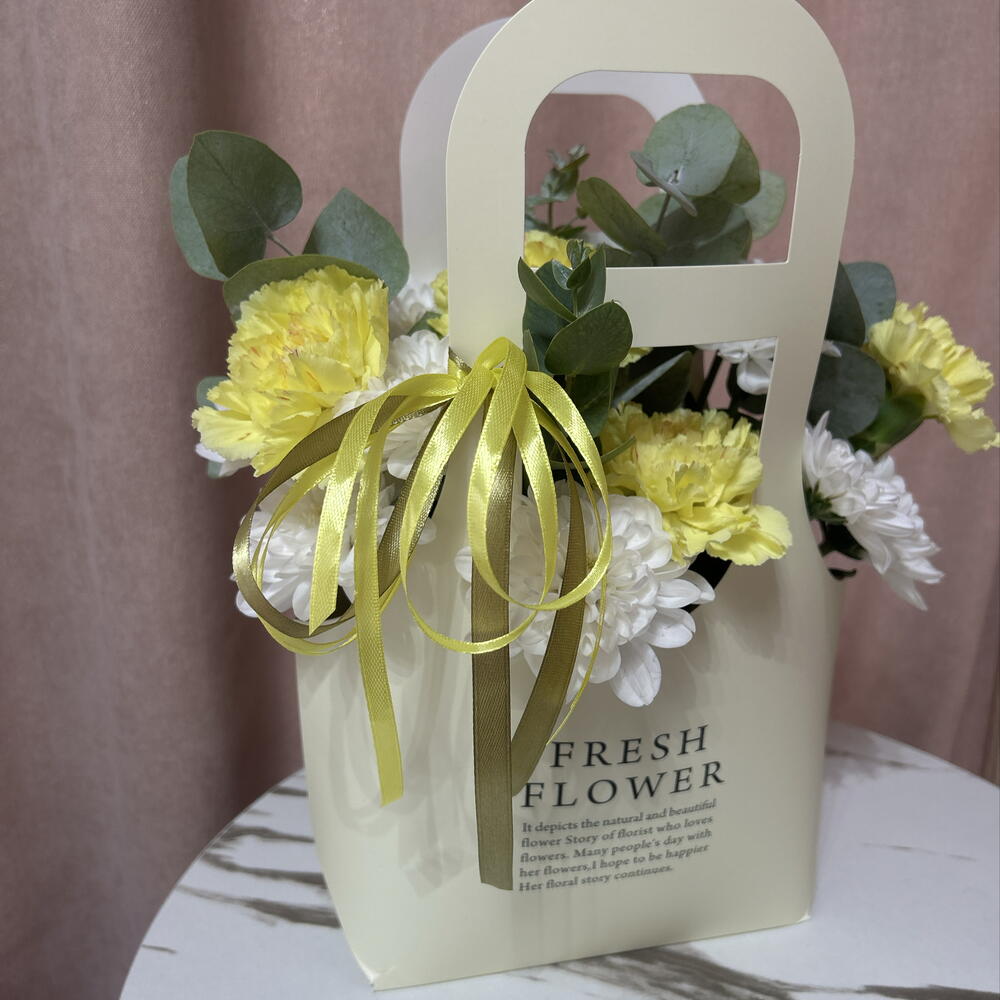 Сумочка с цветами хризантема и солнечный диантус 💛