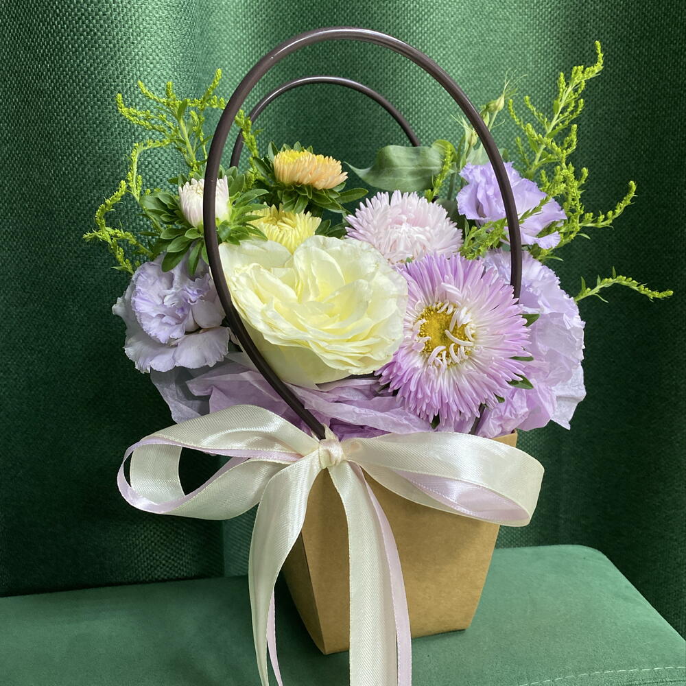 Композиция из астры и розы 🌹