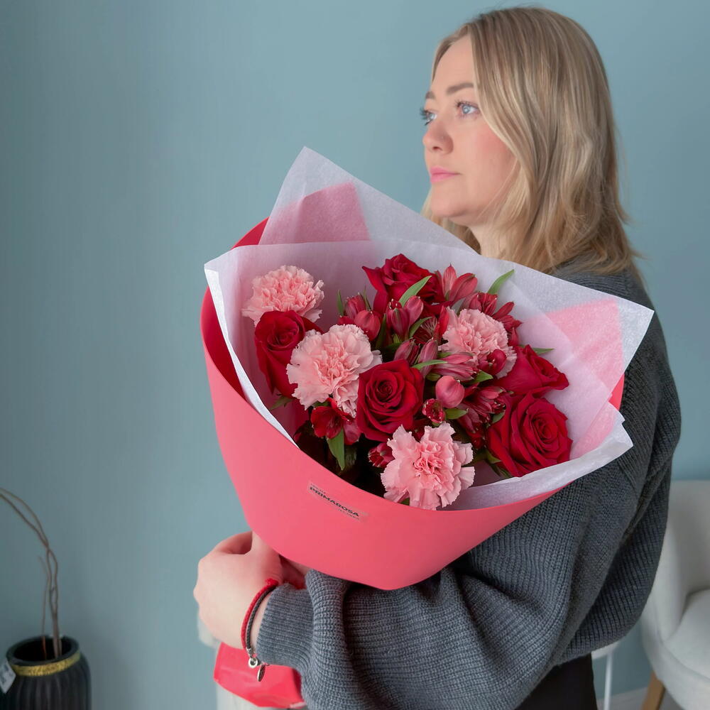 Букет из роз, диантусов и альстромерий «Красный коктейль» ️🌸 40398