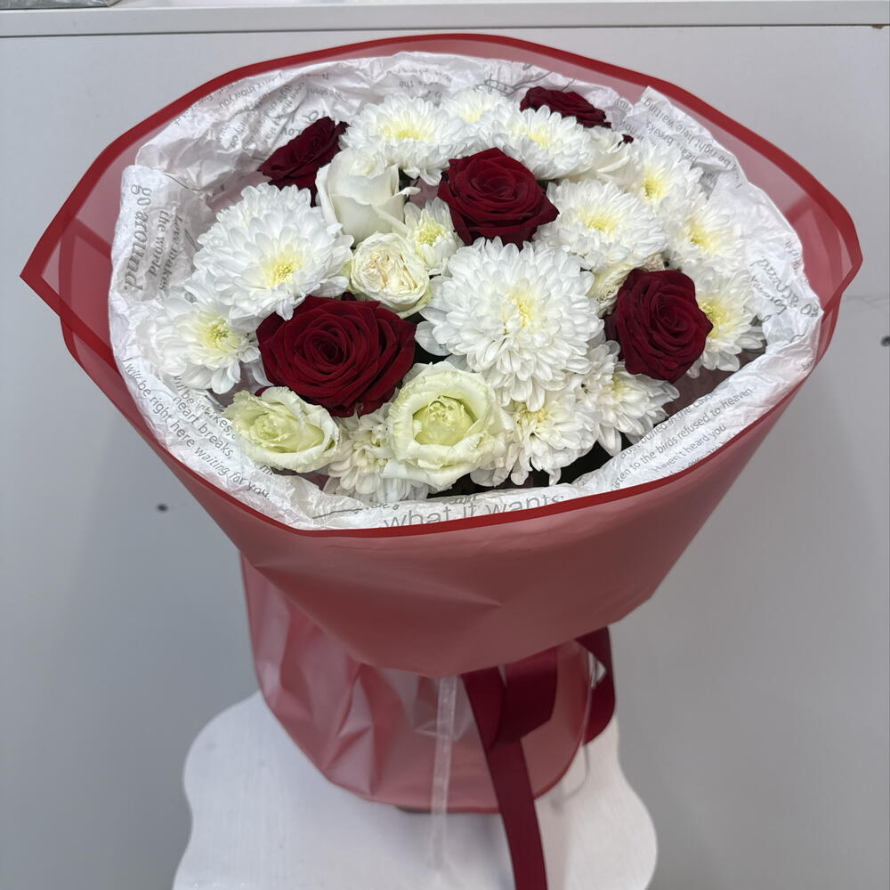 Роза красная