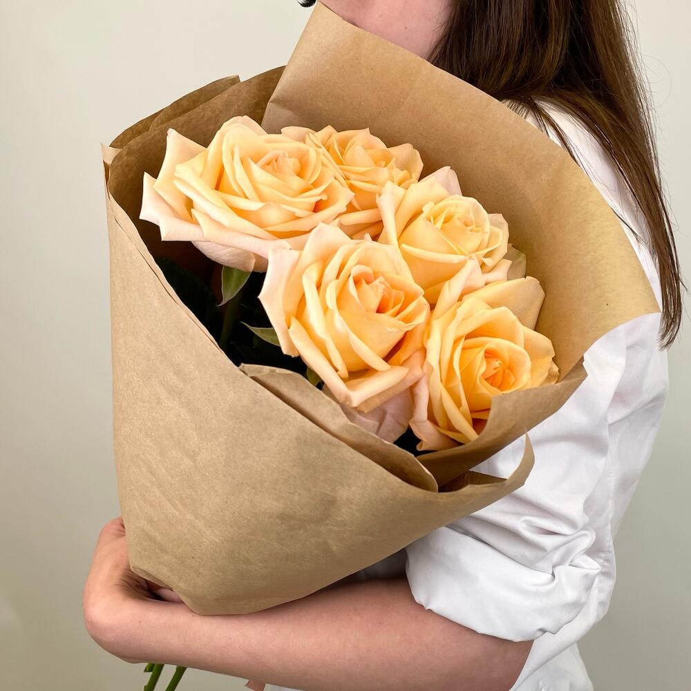 Розы 💛персиковые в крафте