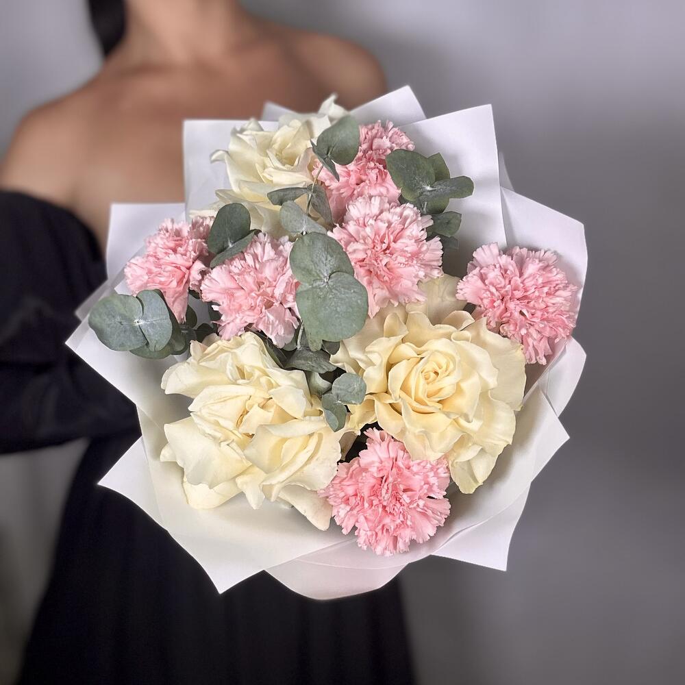 Нежность в каждом лепестке 💕 Французские розы и диантусы