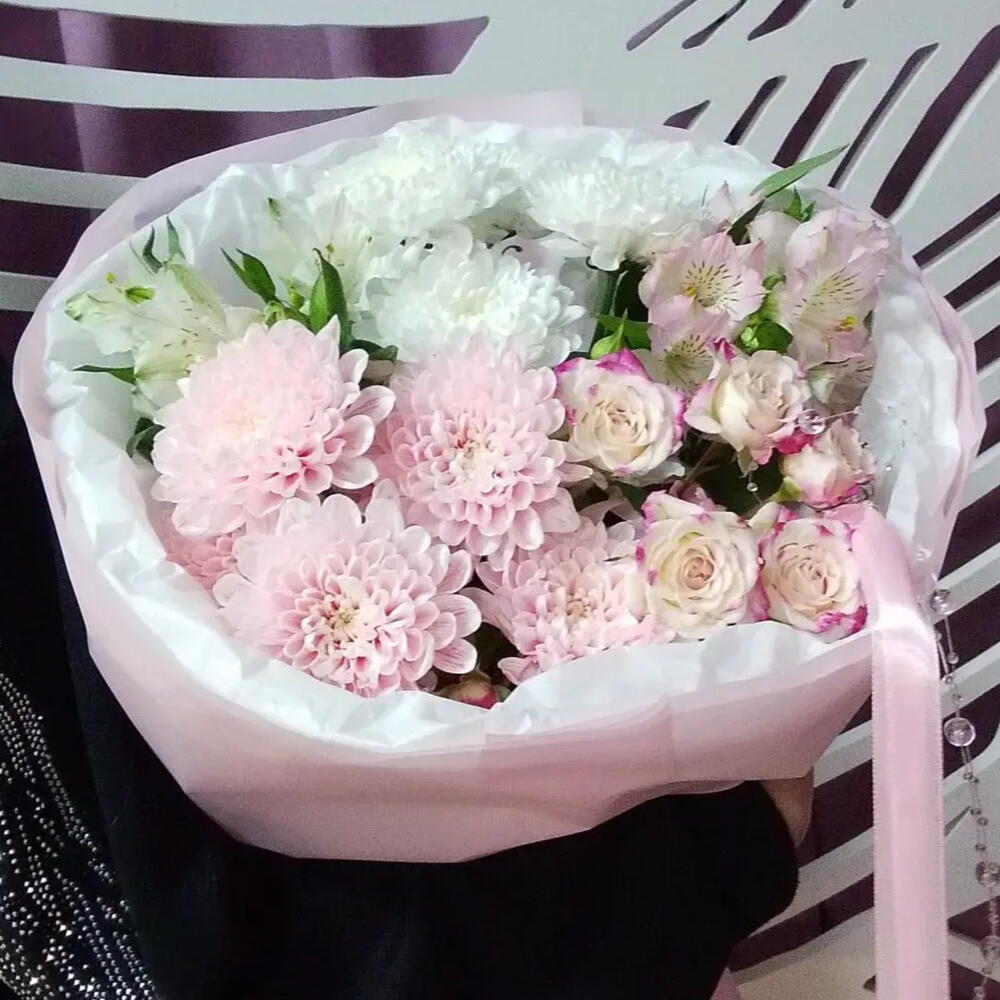 Букет«Нежная любовь»💕с кустовой розой,кустовой хризантемой и альстромерии