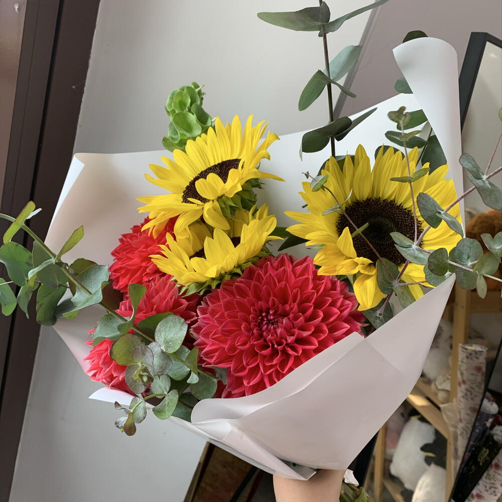 Яркий букетик🥰