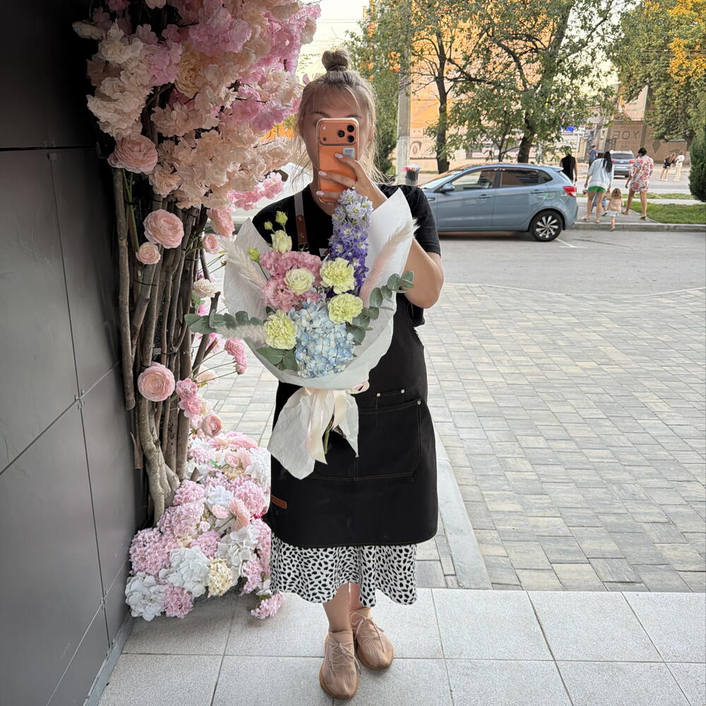 Букет с гортензией