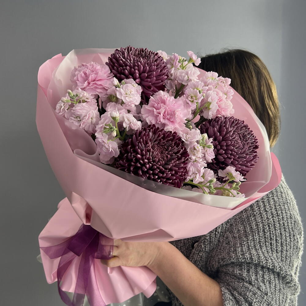 Букет сливового оттенка 🩷 хризантема бигуди 💖 ароматная маттиола 💗 розовый диантус 🌸🌸🌸