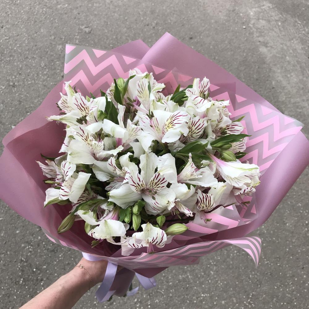 Букет из альстромерий