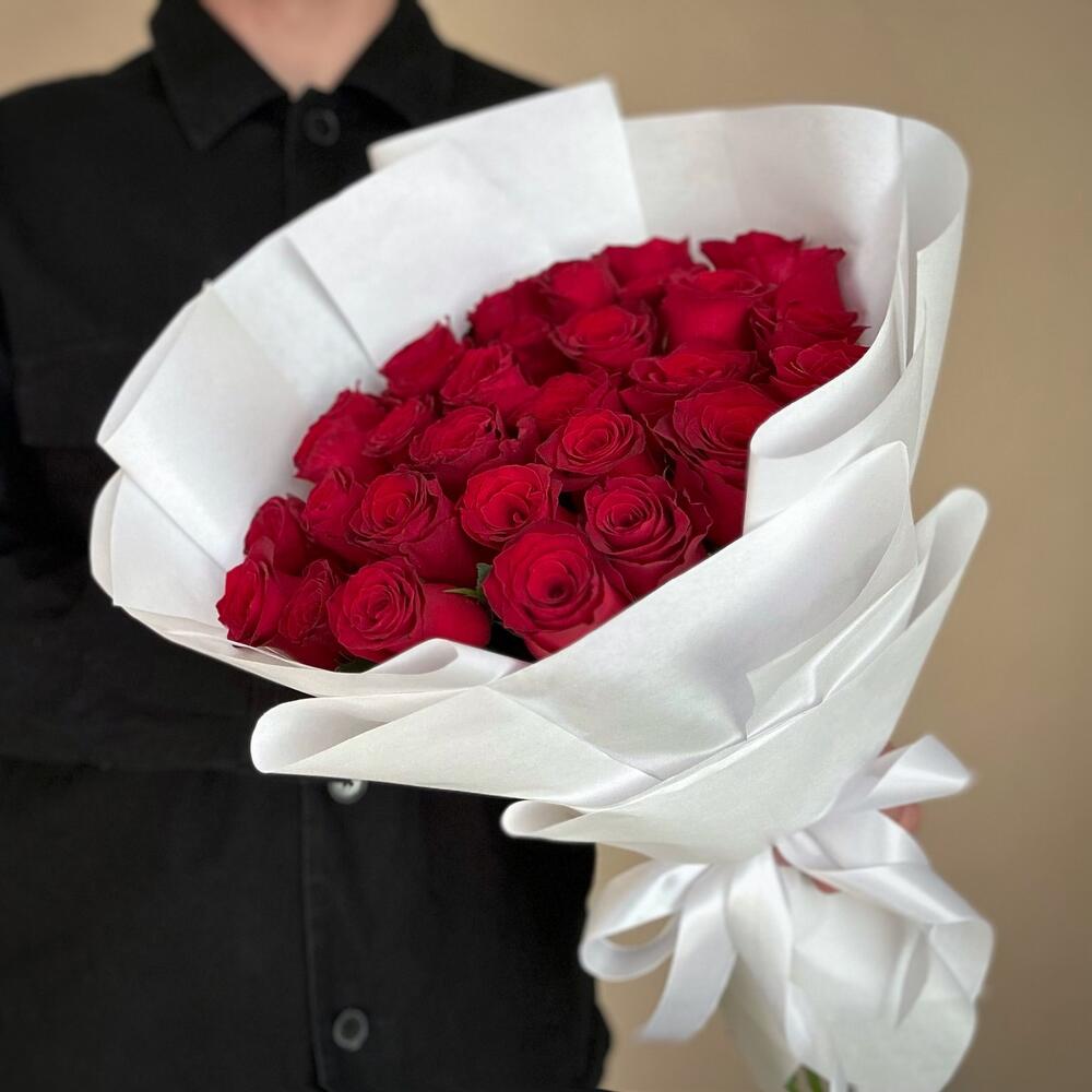 25 красных роз в белом оформлении, Цветы и подарки в Воронеже, купить ...