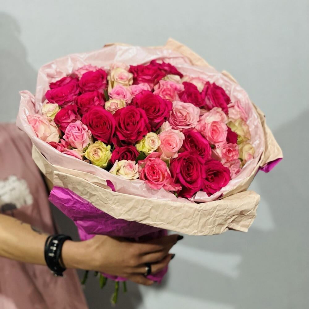Большой букет цветов разноцветных роз 51 шт, Цветы и подарки в Реутове,купить по цене 7850 RUB, Монобукеты в Sharik__LUX с доставкой