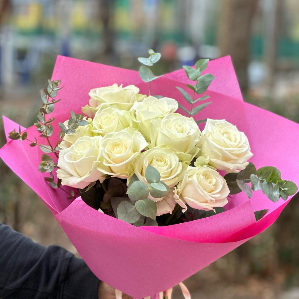 White roses 🌹