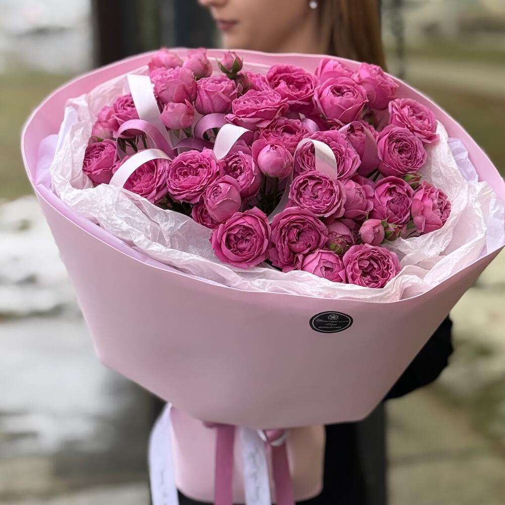 Букет из кустовых розочек пионовидных