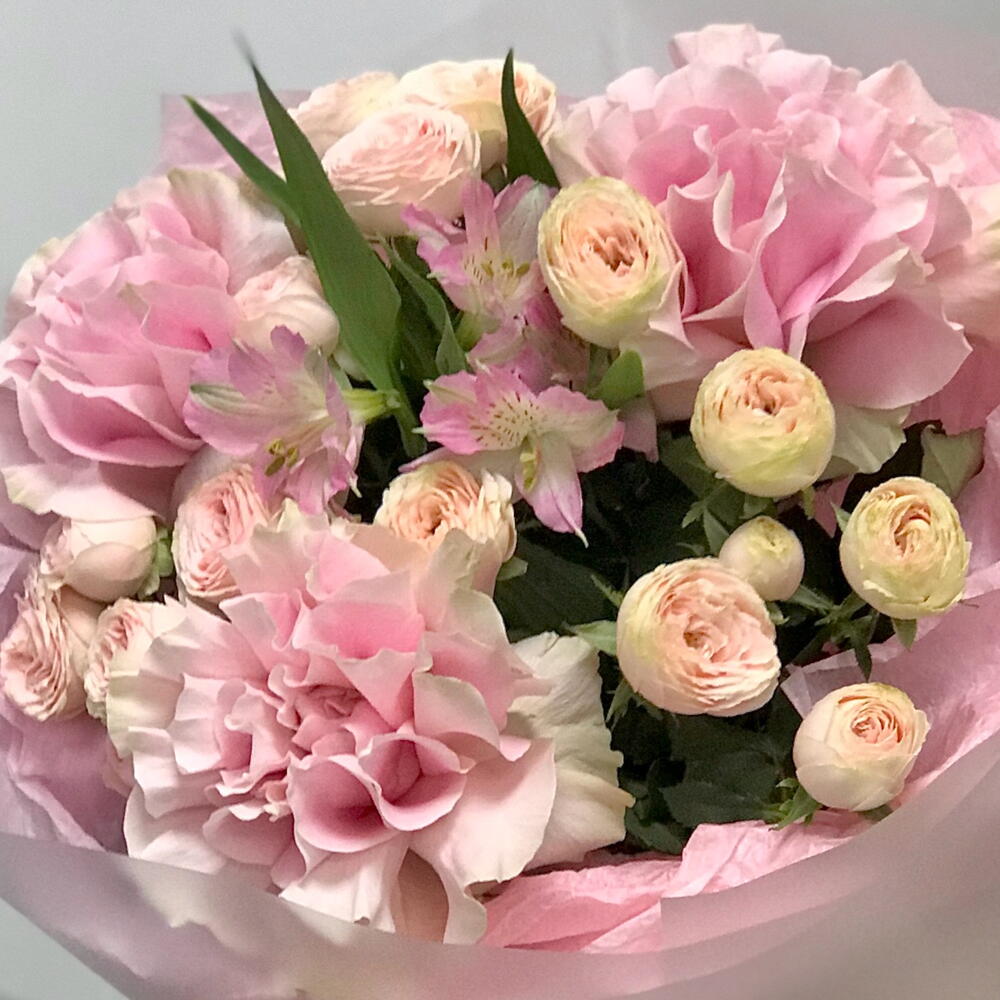 Букет Pink Французские розы с кустовыми розами