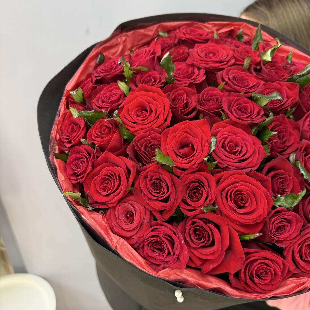 Черный лебедь 🦢 «Букет из 51 Розы» 🌹