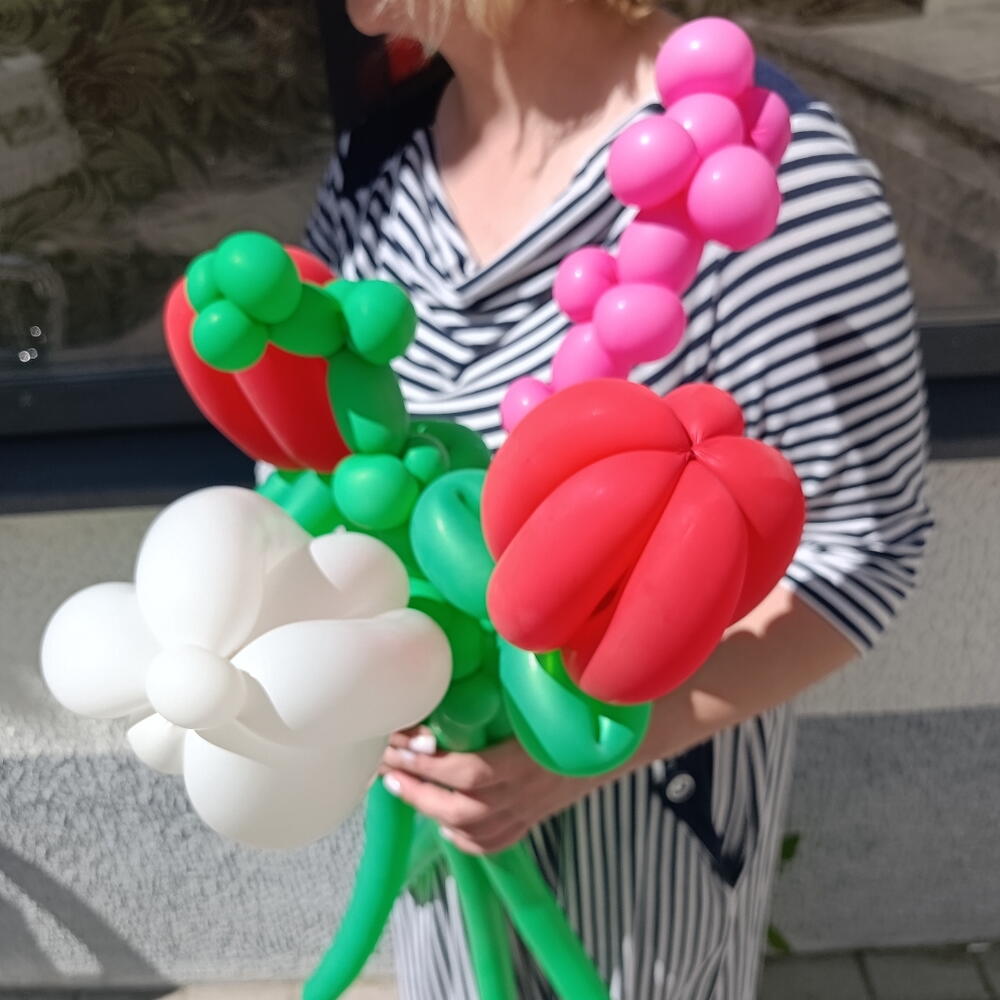 Букет из шаров в виде цветов "Искра"