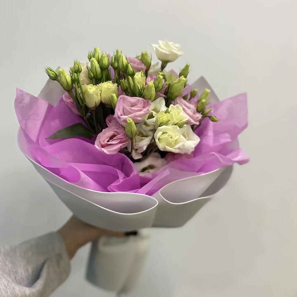 Мини букет с эустомой💗