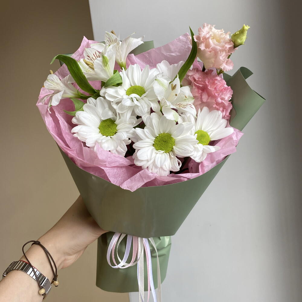 Букет-комплимент из эустомы, альстромерии и хризантемы чик 🌸