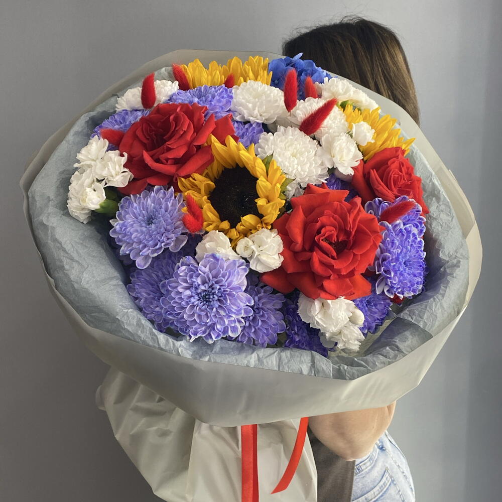 Букет дофаминовый 🩷💜💙 синяя гортензия 🌸 алая французская Роза 🥐🥐🥐 яркие подсолнухи 🌻🌻🌻