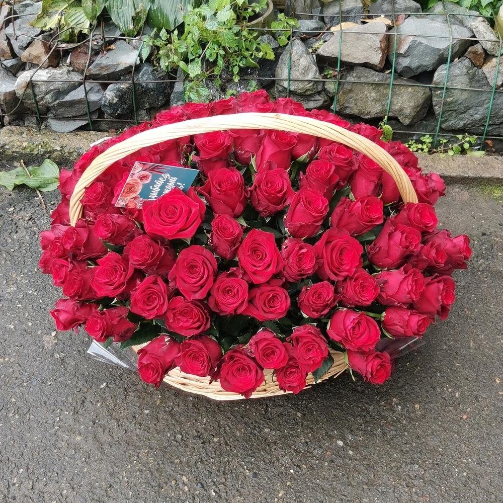 Корзина из 101 розы