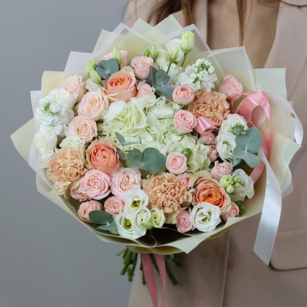 Авторский букет с пионовидными розами Гравити, Бомбастик. Букет 15 Kimbirly flowers