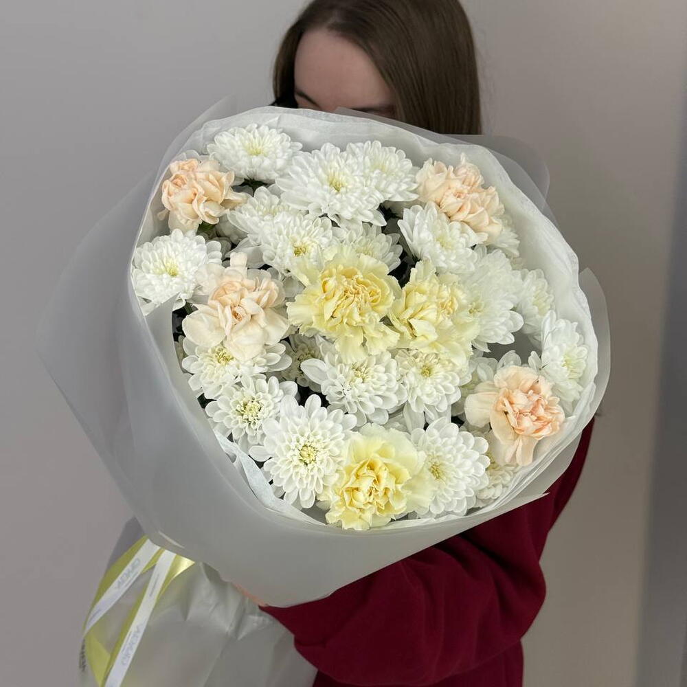 Букет с хризантем и диантусами