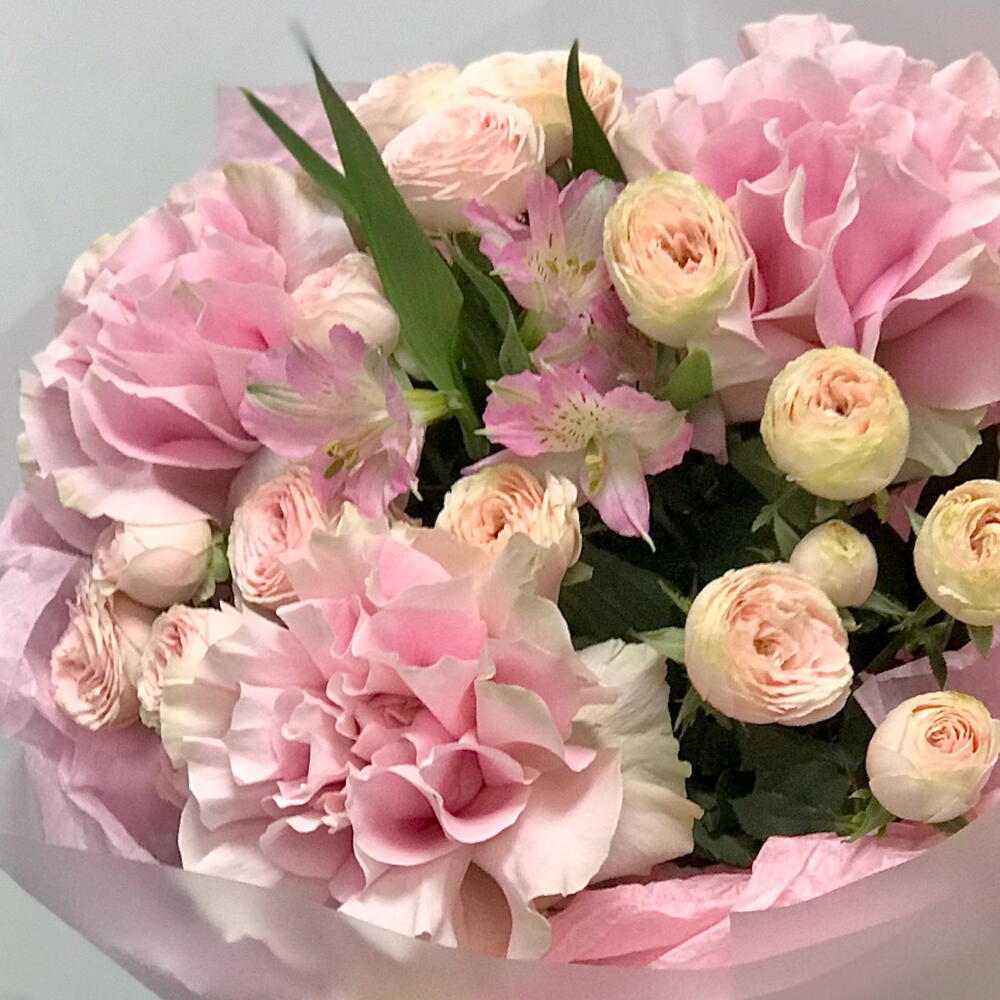 Букет Pink Французские розы с кустовыми пионовидными розами