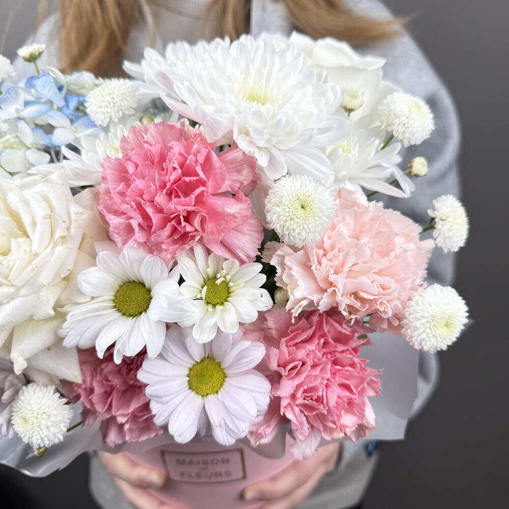 Гортензия с хризантемами и диантусами