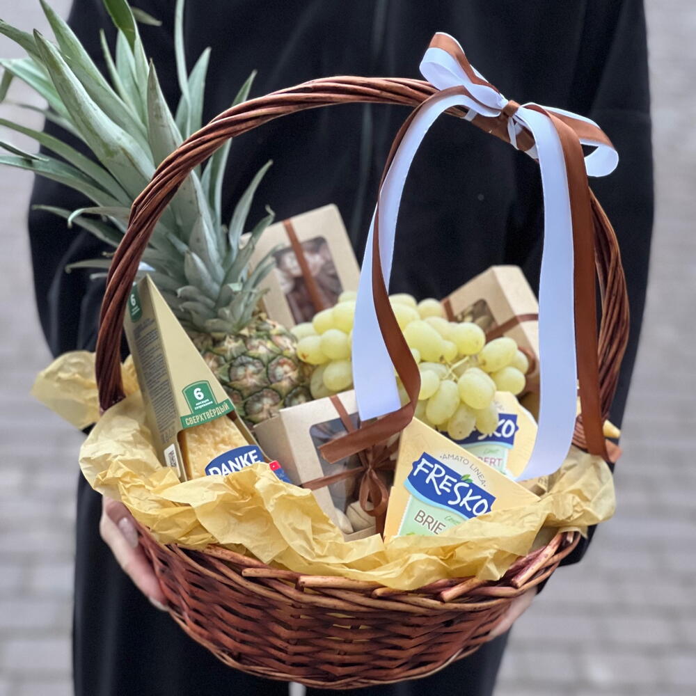 Продуктовая корзина с сырами «Восторг»