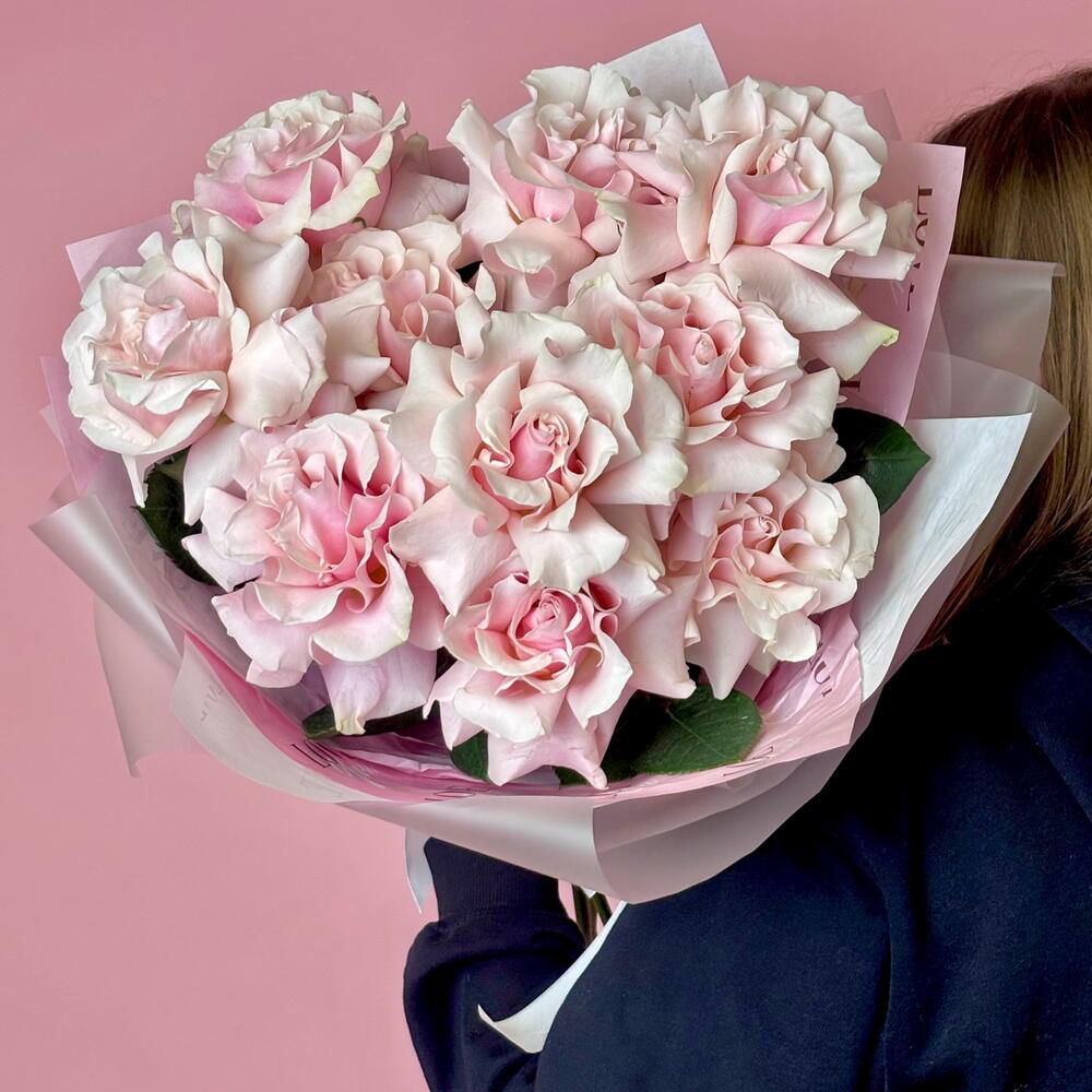 Bouquet of 11 pink French roses
