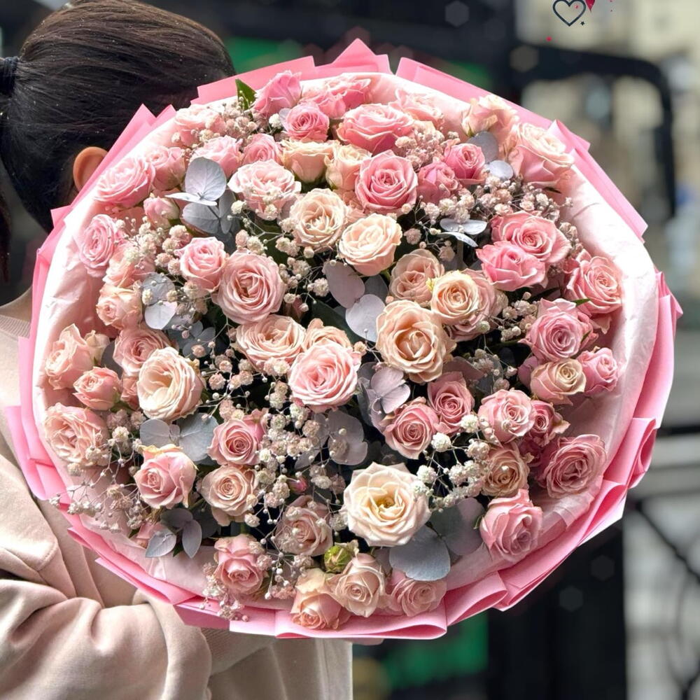 Розовый букет спрей-роз 🌸