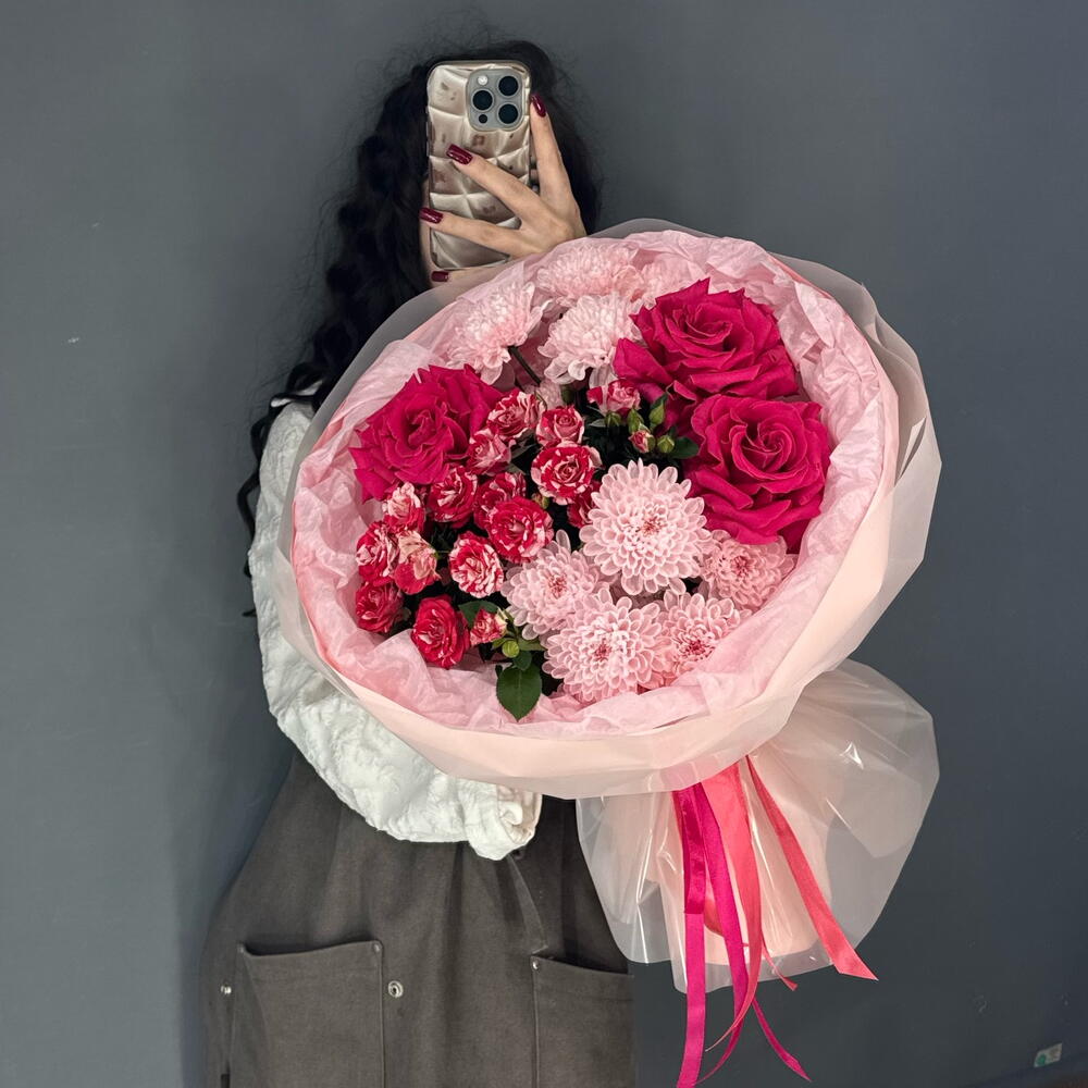 Авторский букет💐 с персиковой хризантемой и французской розой Фул Монти