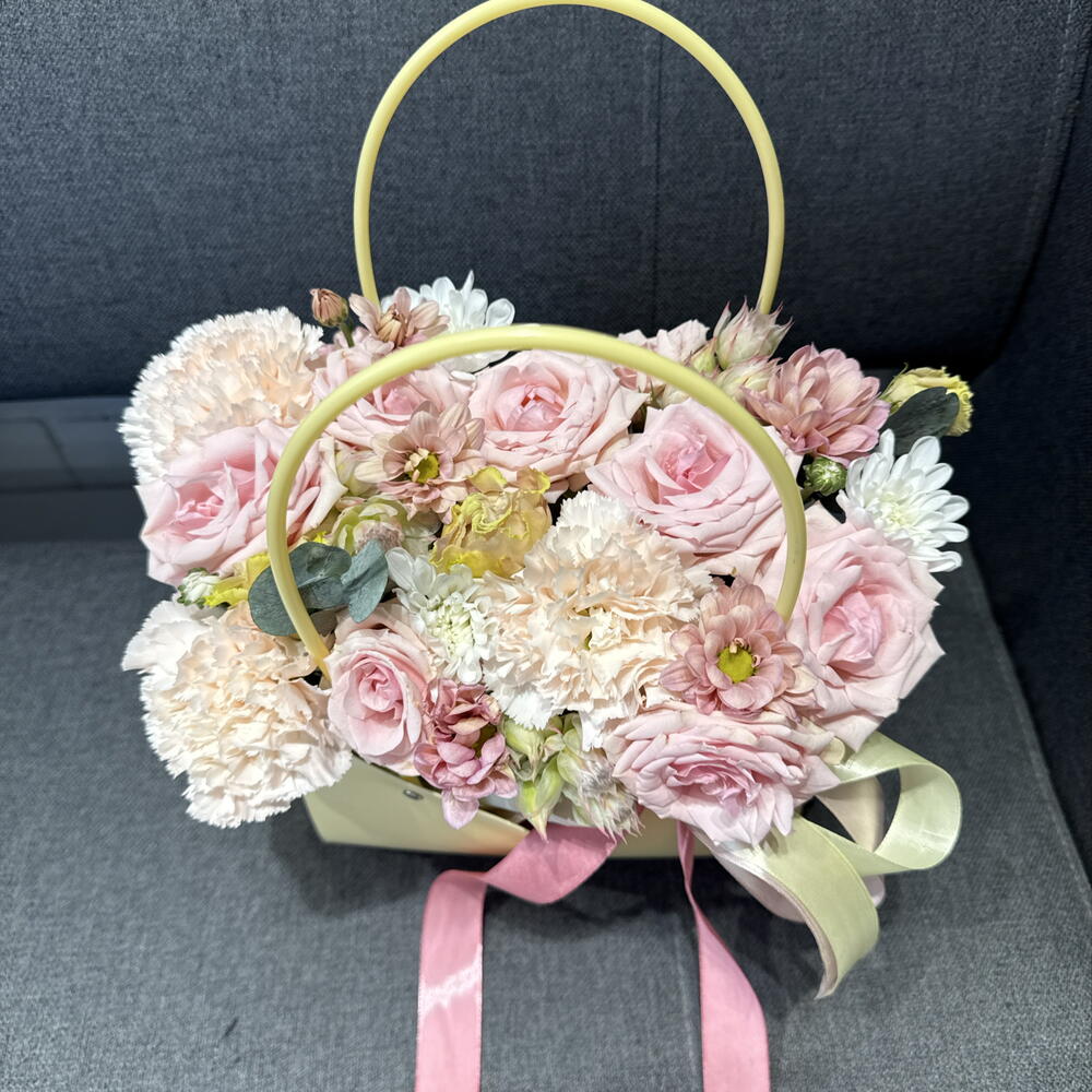 Сумочка с кустовыми розами